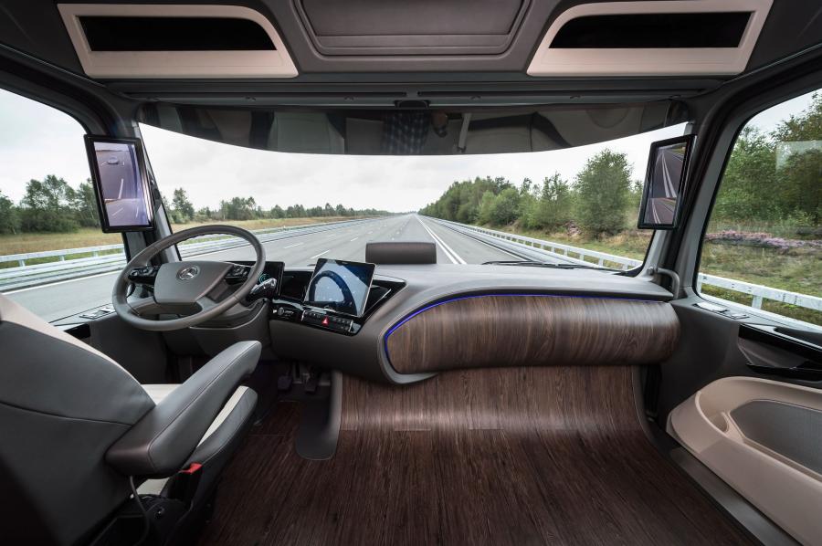  Mercedes-Benz Future Truck 2025 2014 года  (фото 19 из 28)